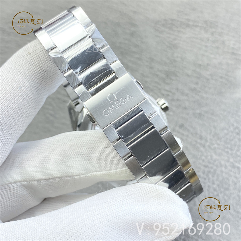 VS廠歐米茄海馬150m系列墨綠世界時(shí)復(fù)刻表:深度測(cè)評(píng)與細(xì)節(jié)解析-復(fù)刻表
